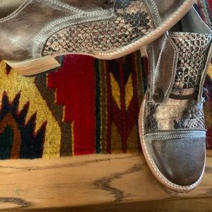 Freebird Mabel by Steven Handcrafted Smooth/Reptile Leather Brogues W8